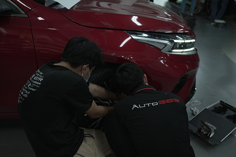 Doi Ngu Ky Thuat Voi Tay Nghe Cao, Duoc Dao Tao Bai Ban Tai Auto365 Thu Duc