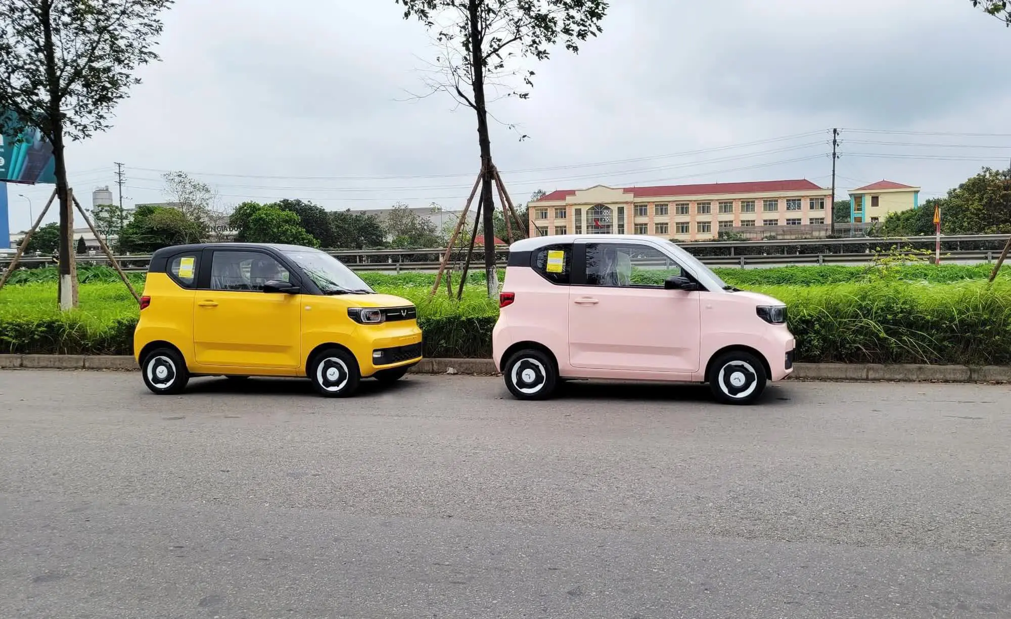 HongGuang MiniEV Chot Ra Mat Viet Nam2