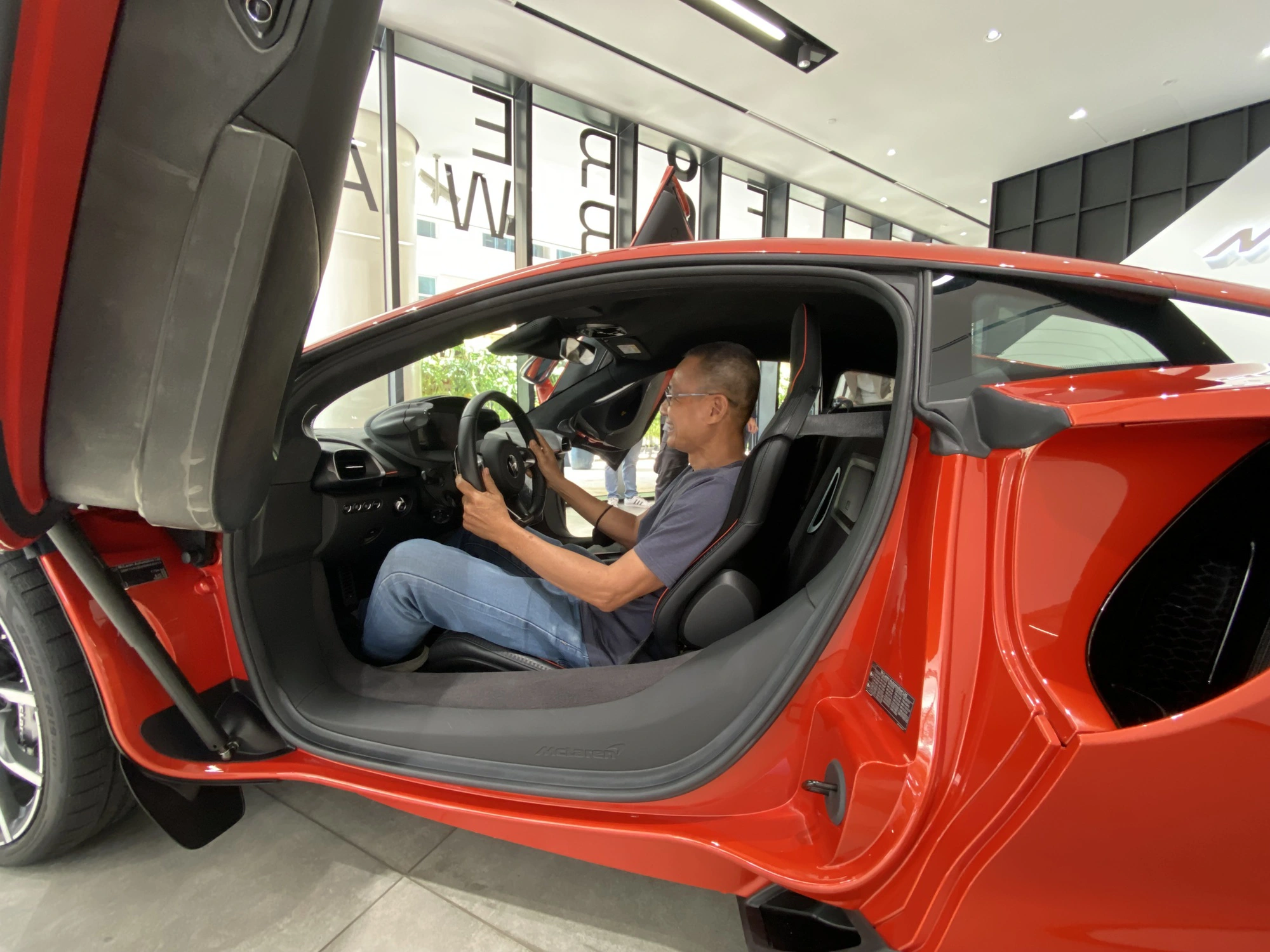 Sieu Xe Hybrid Dau Tien Cua McLaren 1