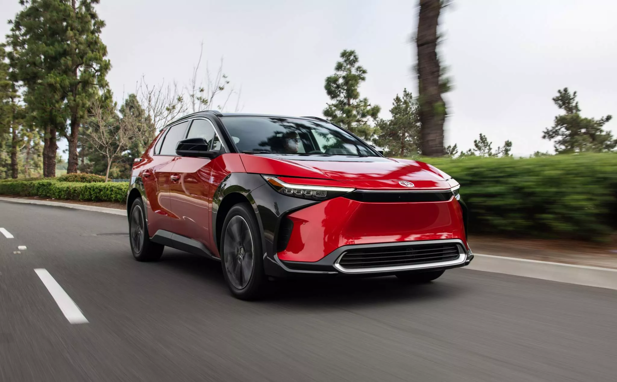 TOYOTA NÓI XE ĐIỆN CỦA HỌ SẼ CHẠY 1.000 KM MỖI LẦN SẠC NHỜ CÔNG NGHỆ PIN MỚI