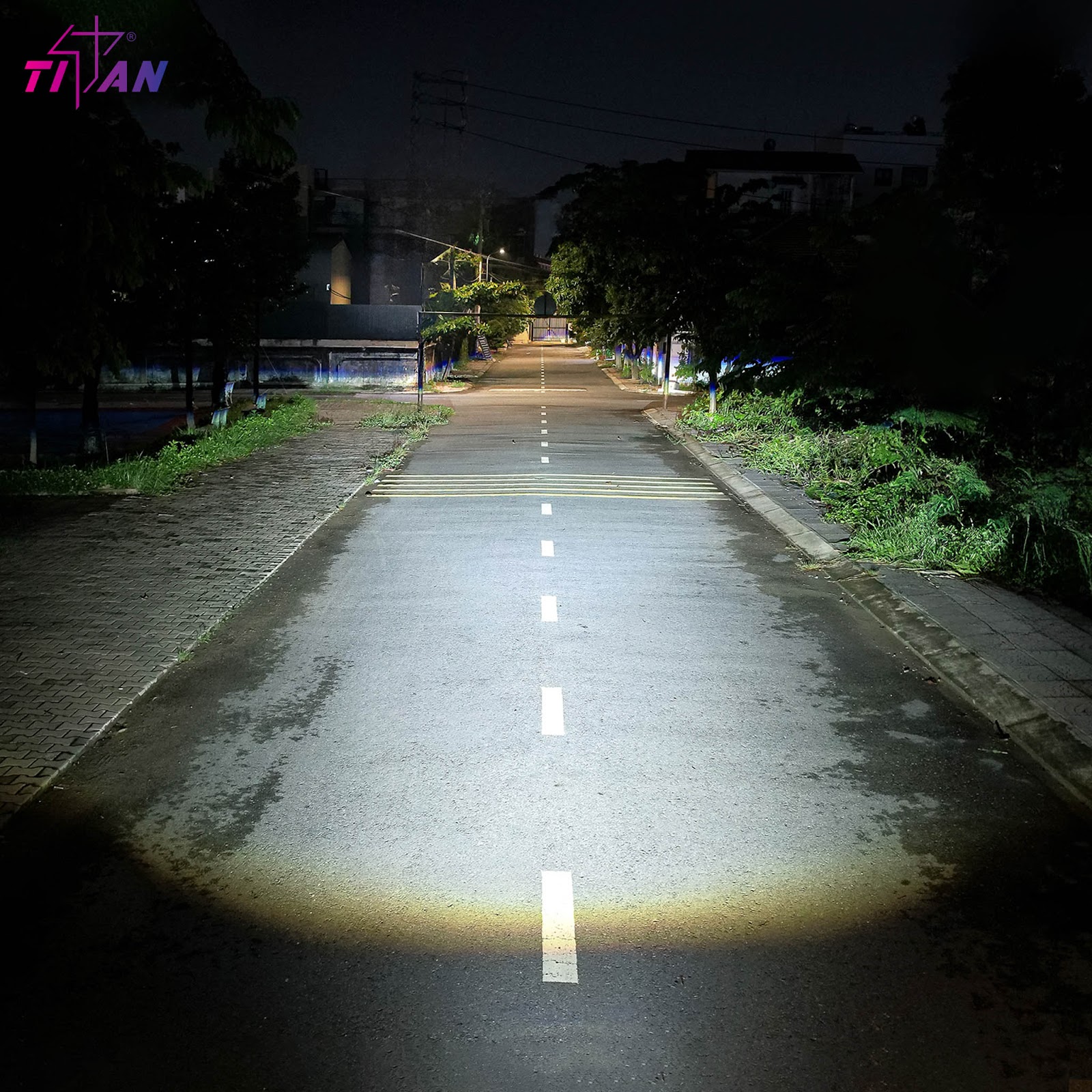 Bi-LED-Titan-Platinum-Pro-2023-pha.jpg