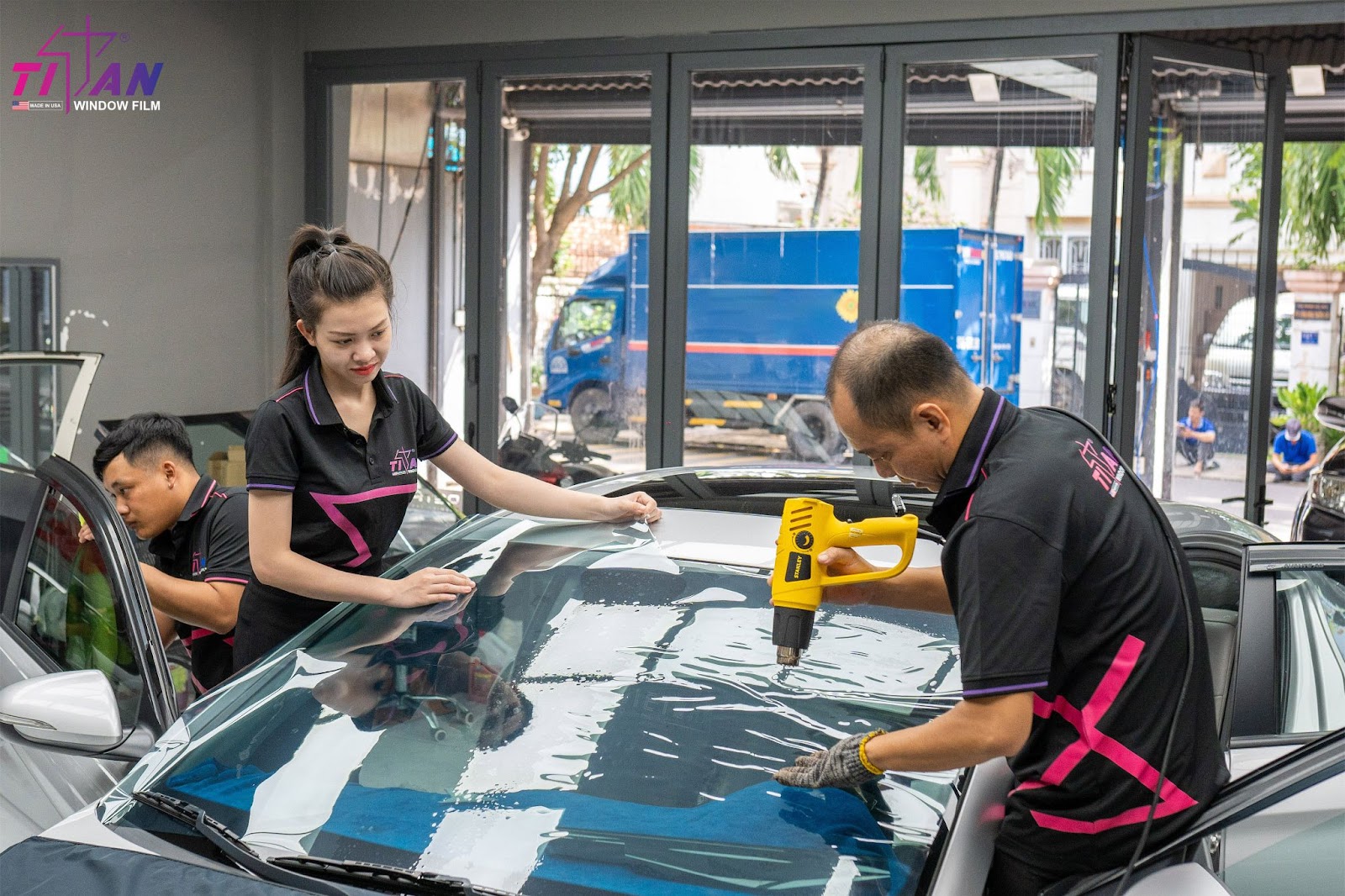 Tai Sao Nen Chon Phim Cach Nhiet Titan Window Film Cho Xe Cung