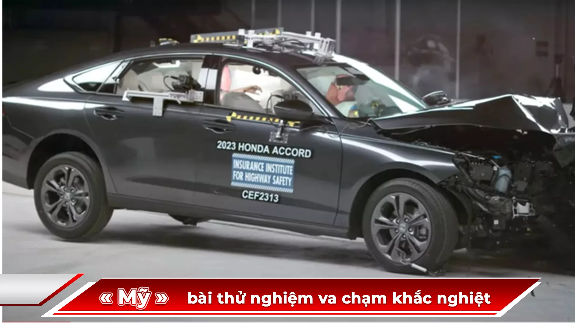CHỈ MỘT MẪU SEDAN CỠ TRUNG QUA ĐƯỢC BÀI THỬ NGHIỆM VA CHẠM KHẮC NGHIỆT Ở MỸ