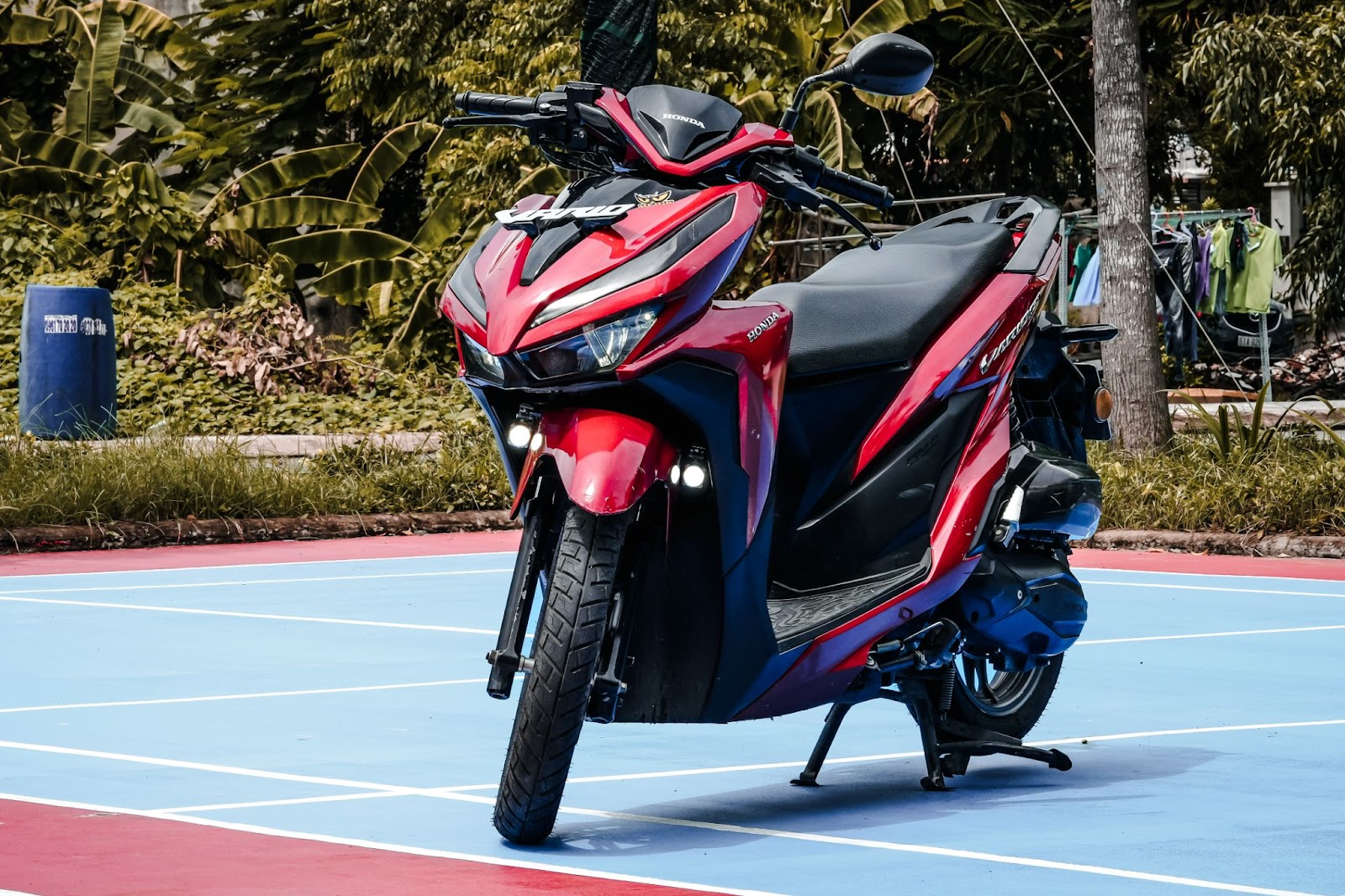 Vario-nang-cap-Titan-Moto-M10-Ultra.jpg