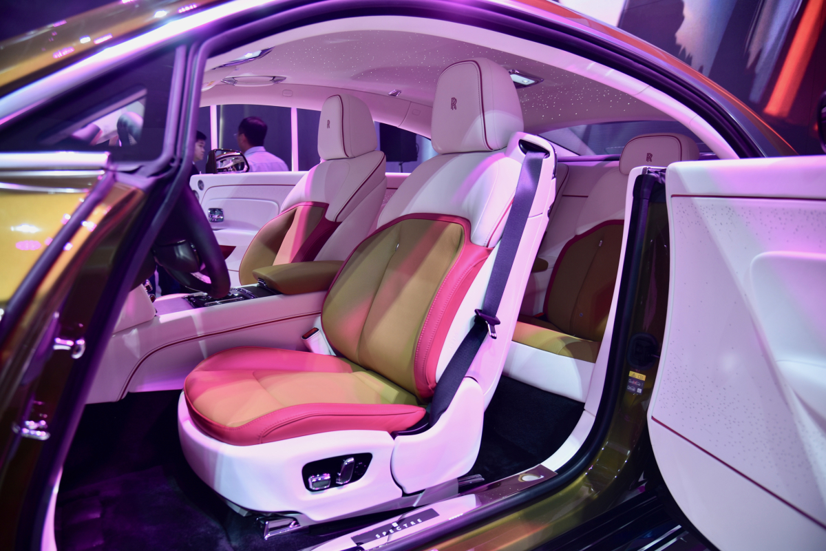 Rolls Royce Spectre 6
