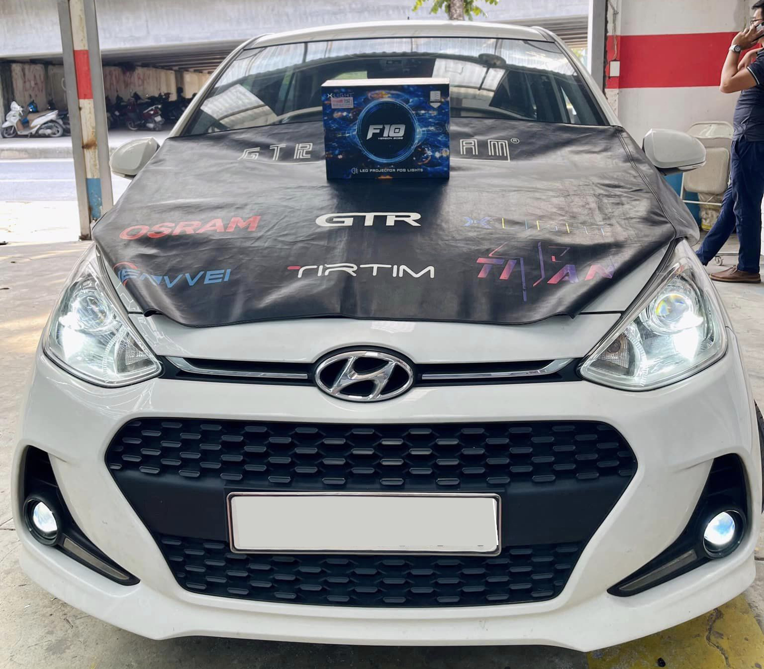 do-den-hyundai-i10-4.jpg