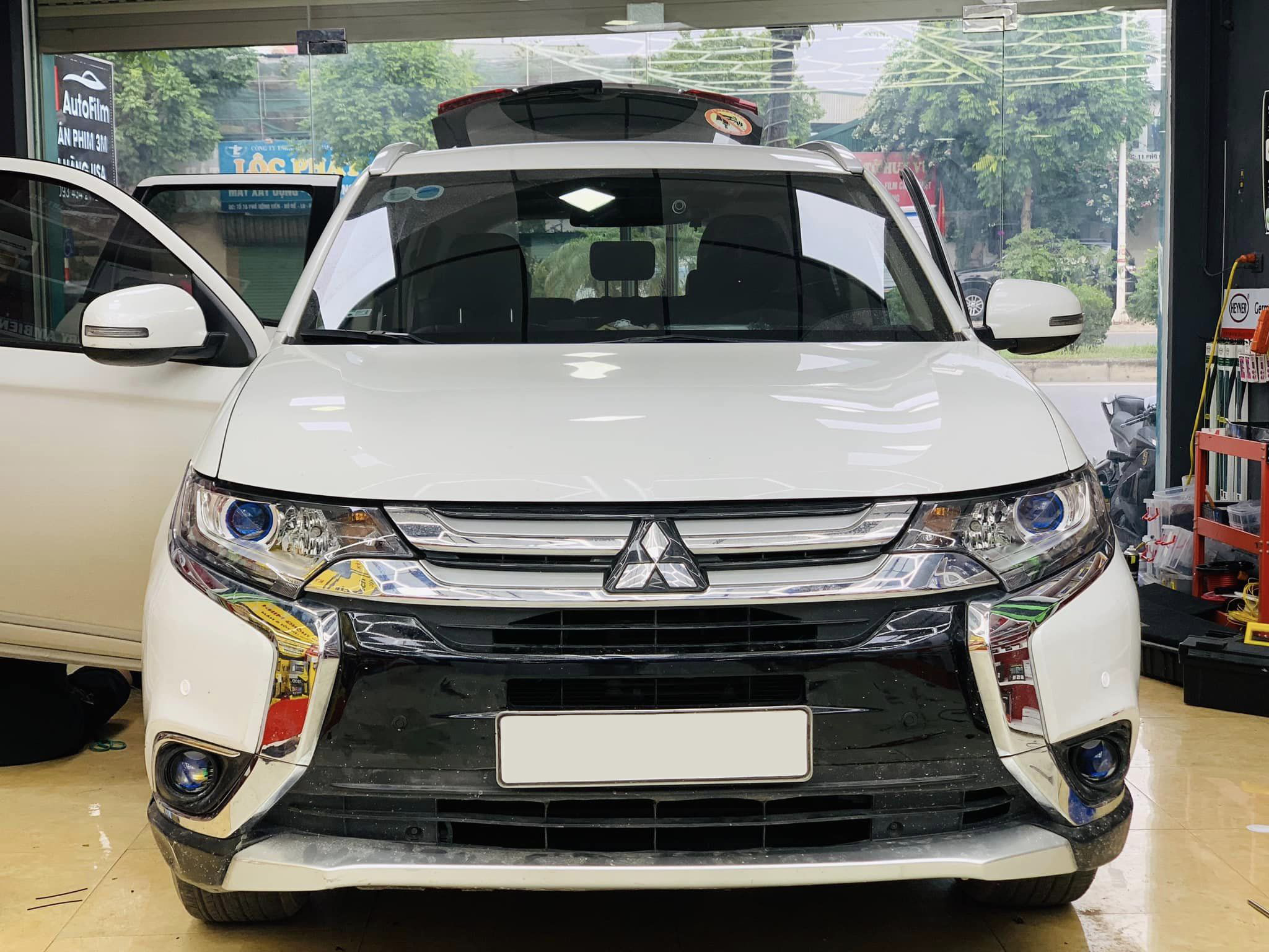 do-den-mitsubishi-outlander-8.jpg