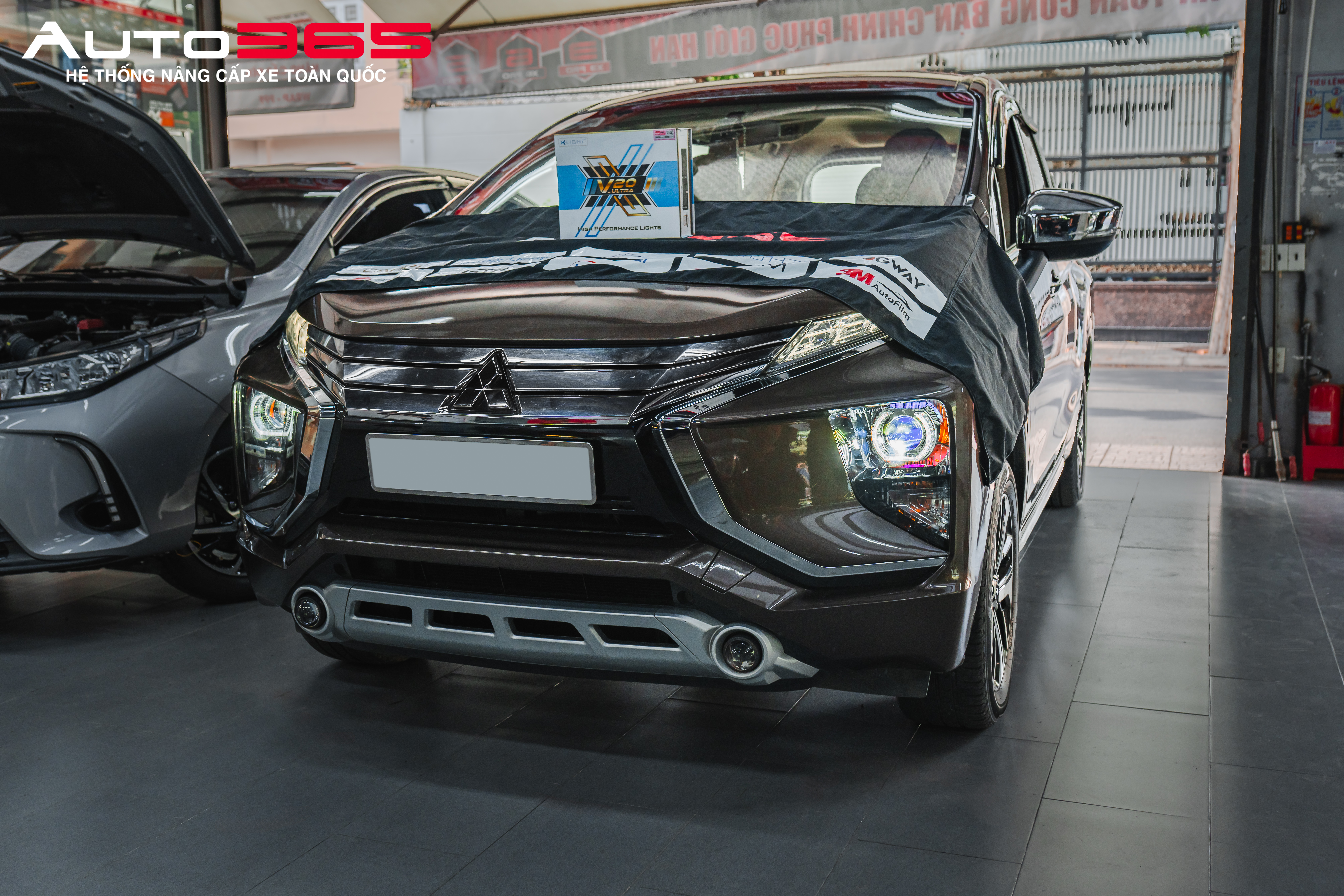 Mitsubishi Xpander độ đèn Bi LED X-Light V20 Ultra