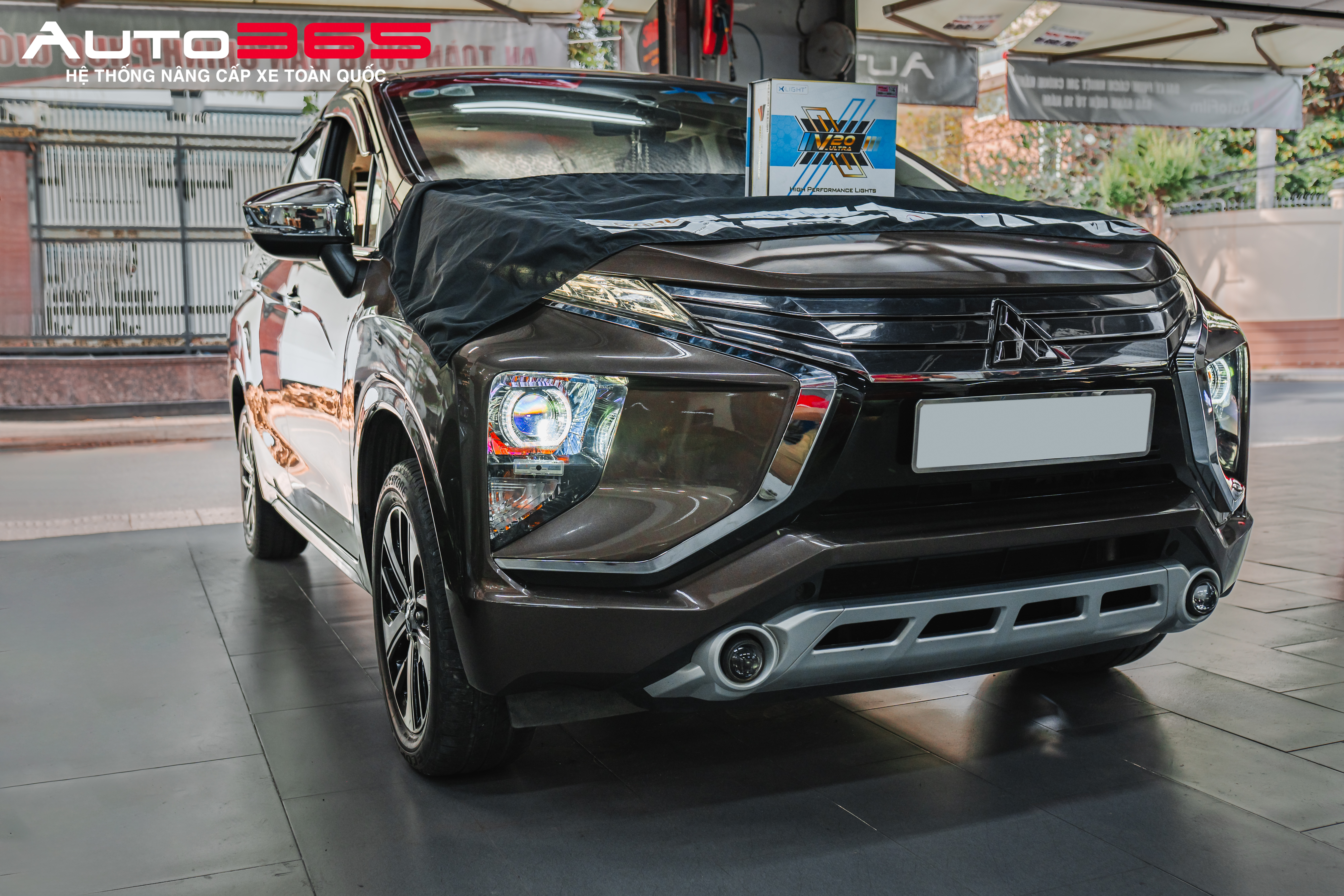 Mitsubishi Xpander độ đèn Bi LED X-Light V20 Ultra