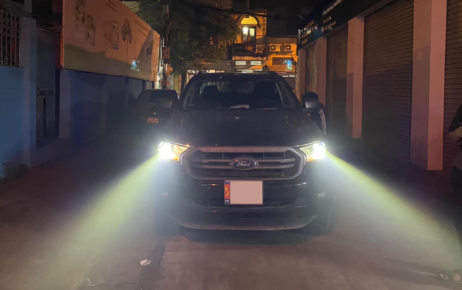 do-den-pha-cho-ford-ranger-24.jpg