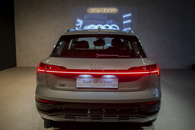 Audi Q8 Etron 3