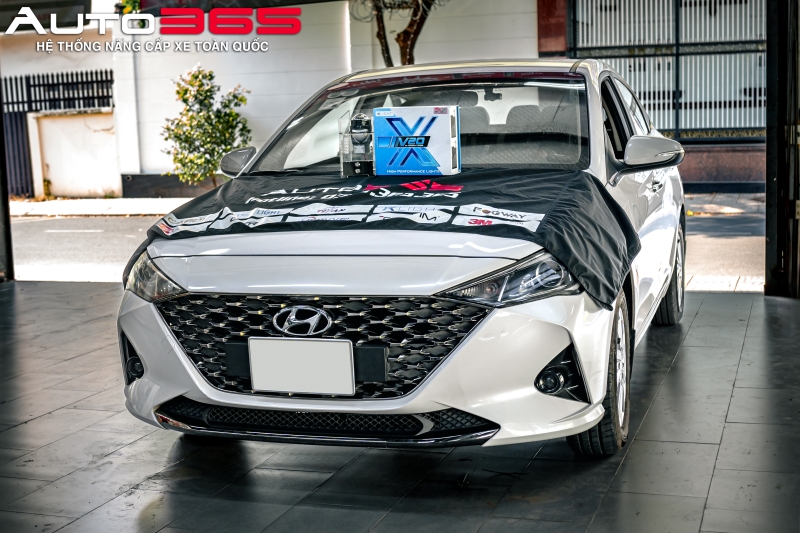 hyundai-accent-do-den-bi-led.jpg
