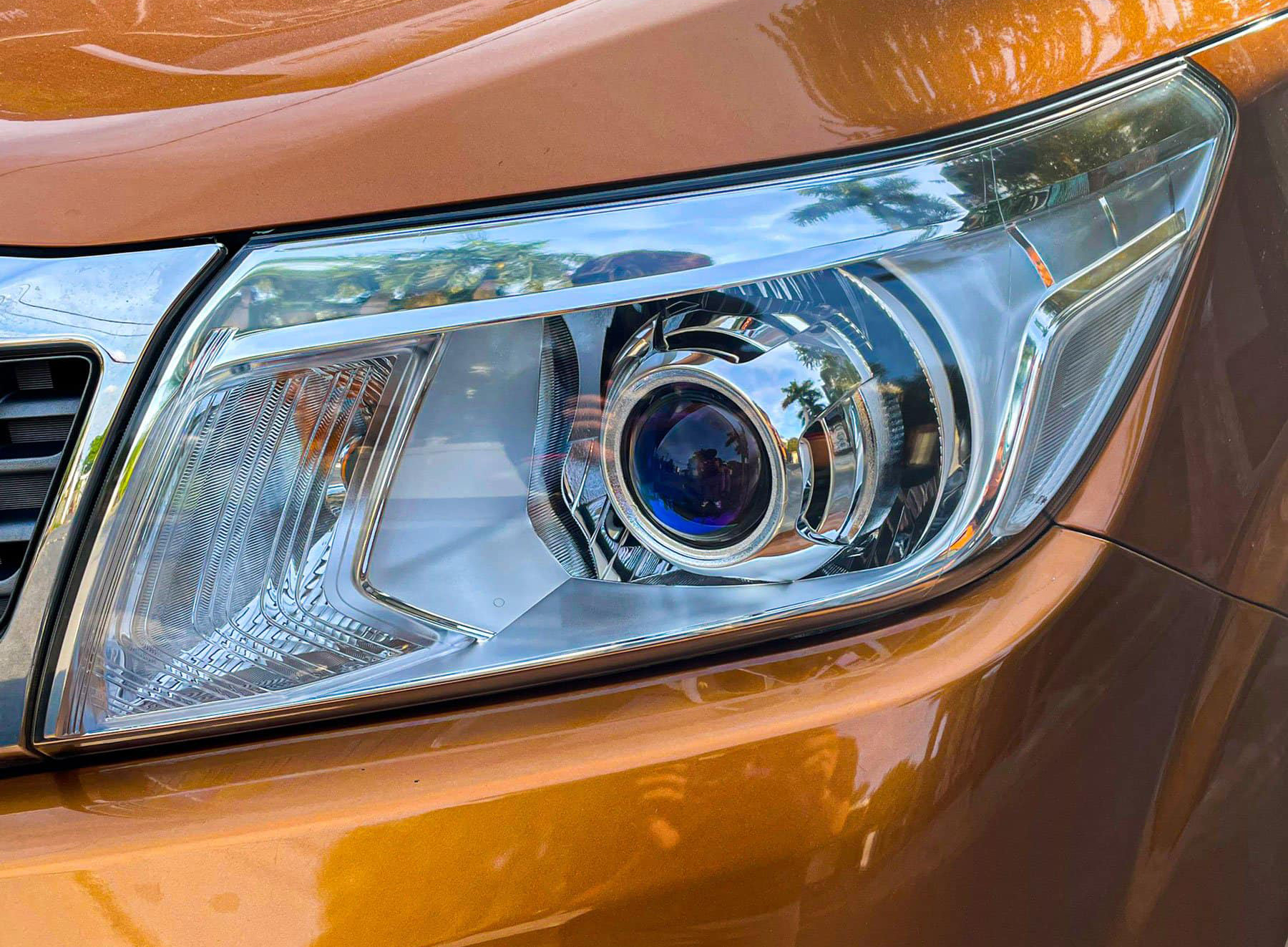 5 Nissan Navara Titan Gold 2 1