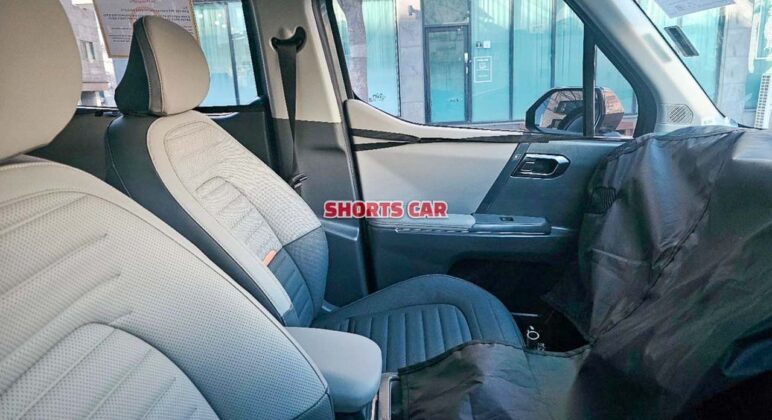 Kia Clavis 4