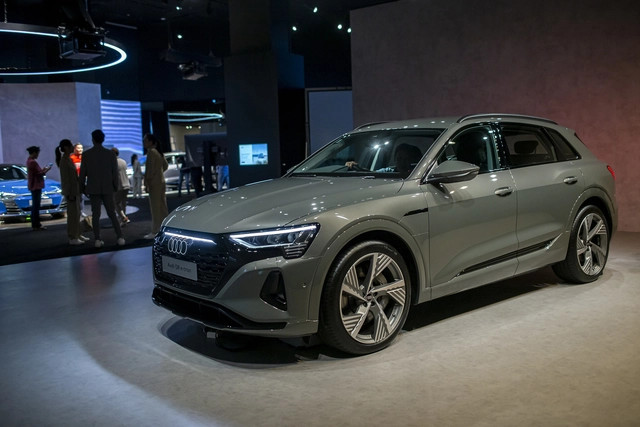 Audi Q8 E Tron 1