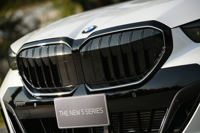 BMW 5 Series 6