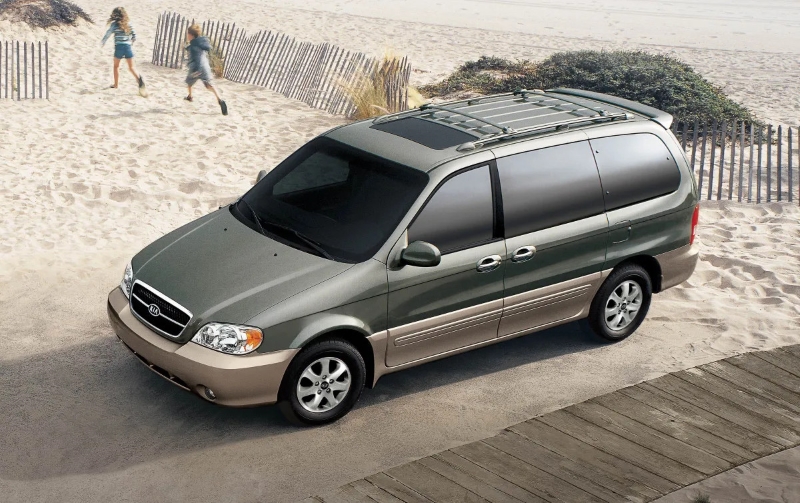 cac-doi-xe-kia-carnival-1.jpg