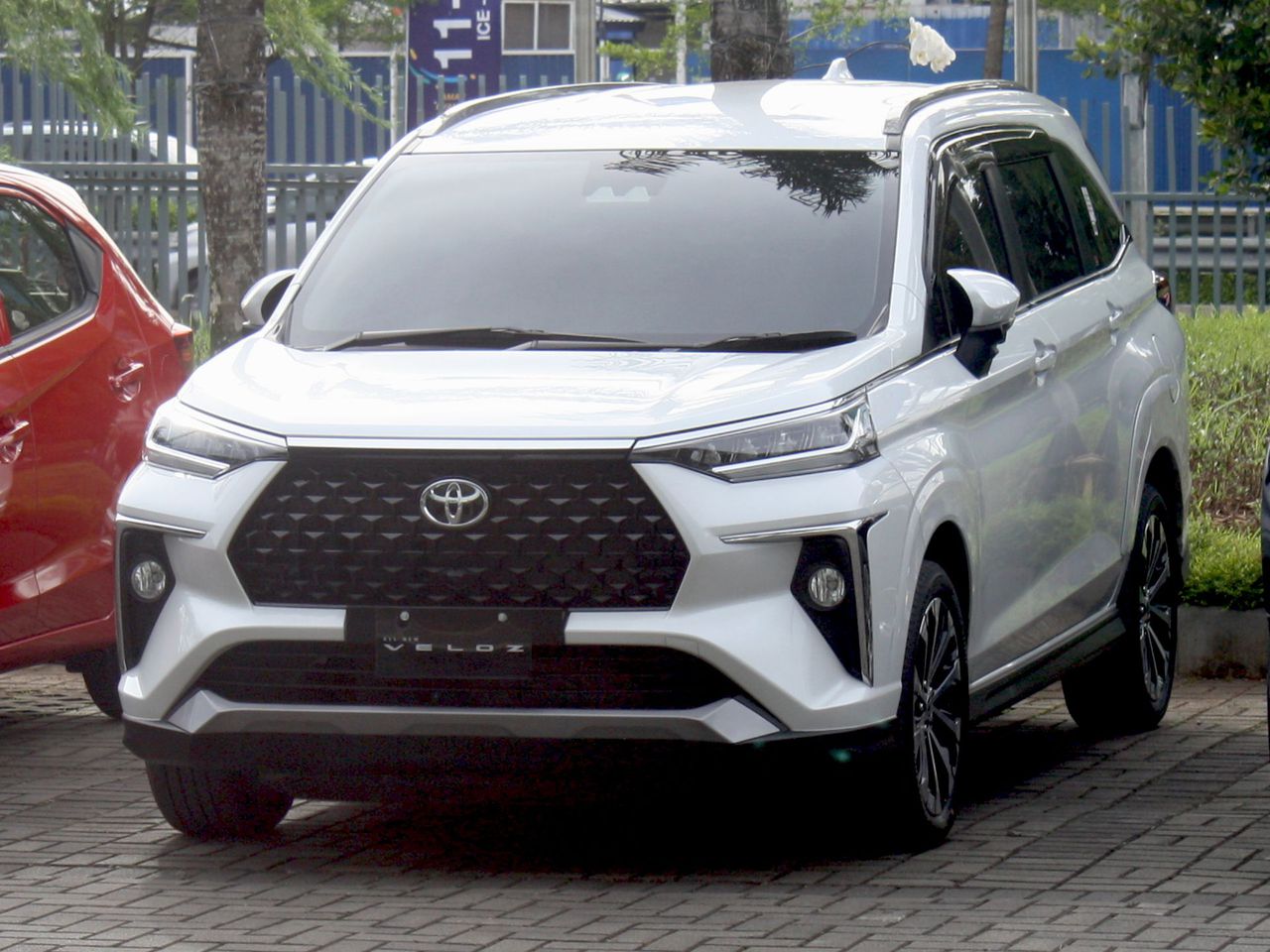 cac-doi-xe-toyota-veloz-3.jpg