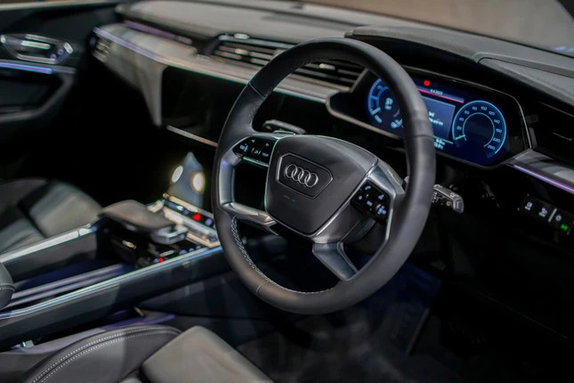 Audi Q8 Etron 1