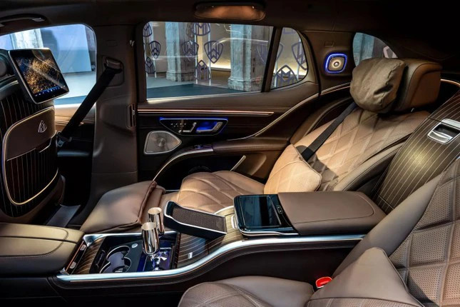 Mercedes Maybach Eqs680 1