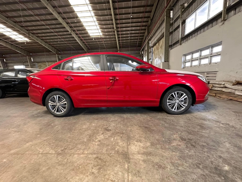 new-mg5-cvt-delux-4.jpg