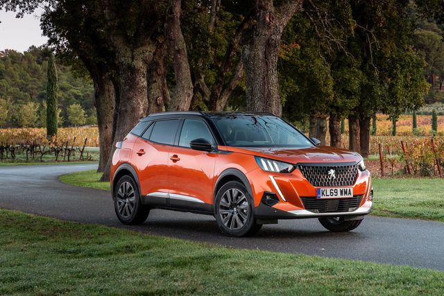 Vẻ đẹp tinh tế và bóng bẩy của Peugeot 2008