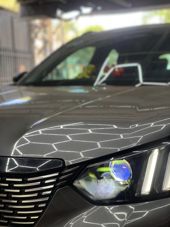 Peugeot 2008 8