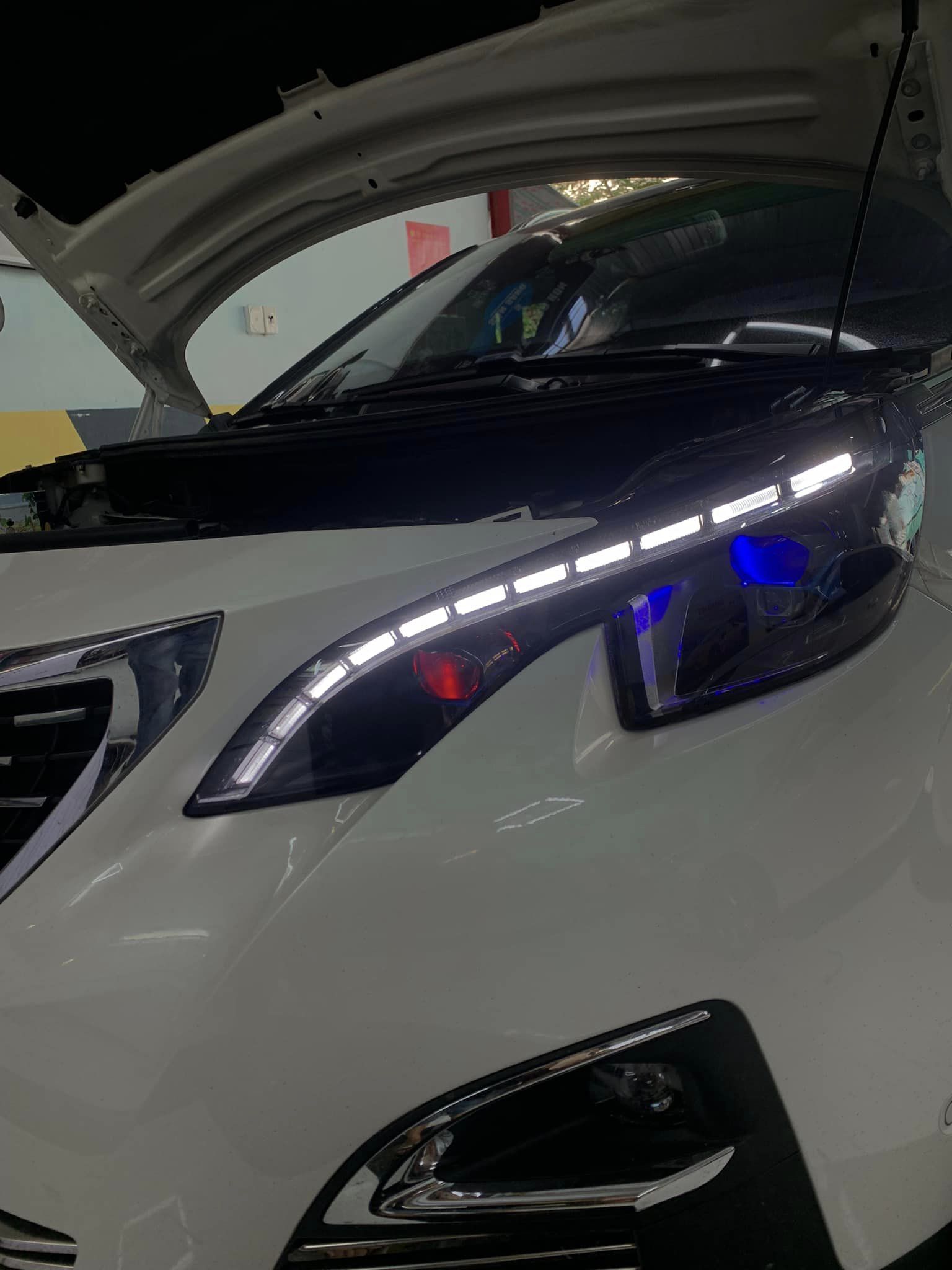 PEUGEOT 3008 10