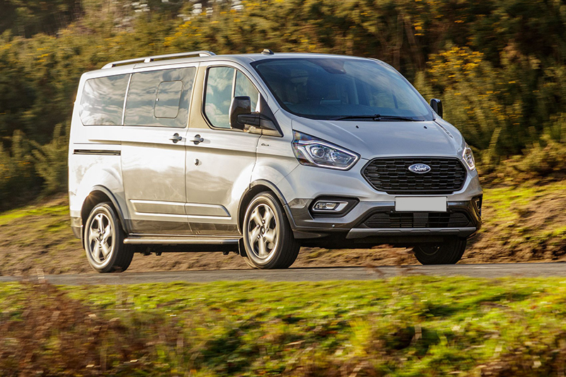 Cac Doi Xe Ford Tourneo 1