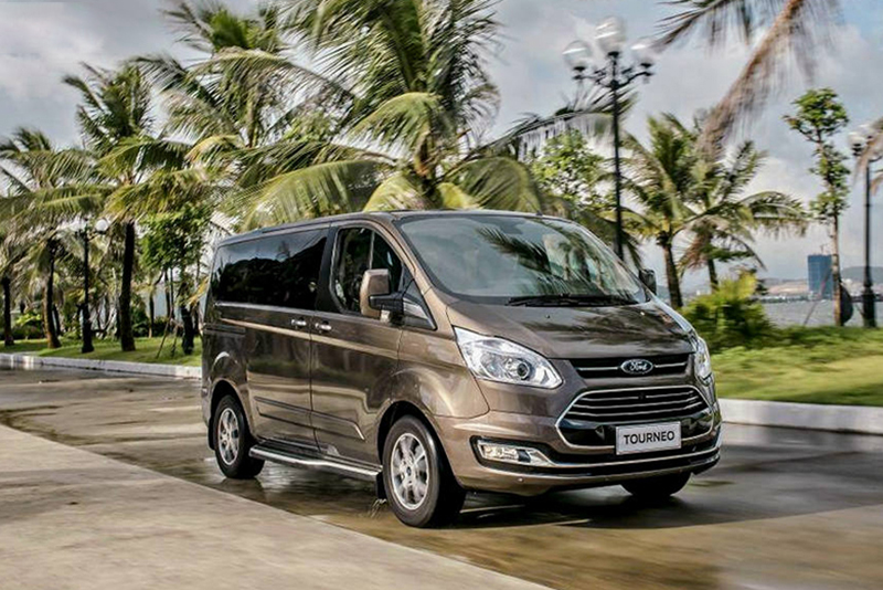 Cac Doi Xe Ford Tourneo 2