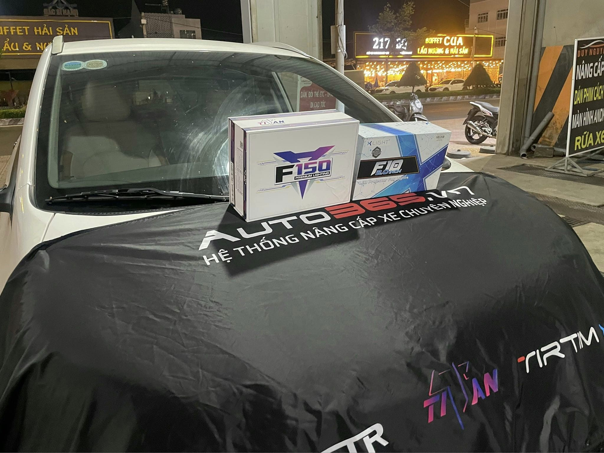 do-den-titan-moto-f150-o-to-2.jpg