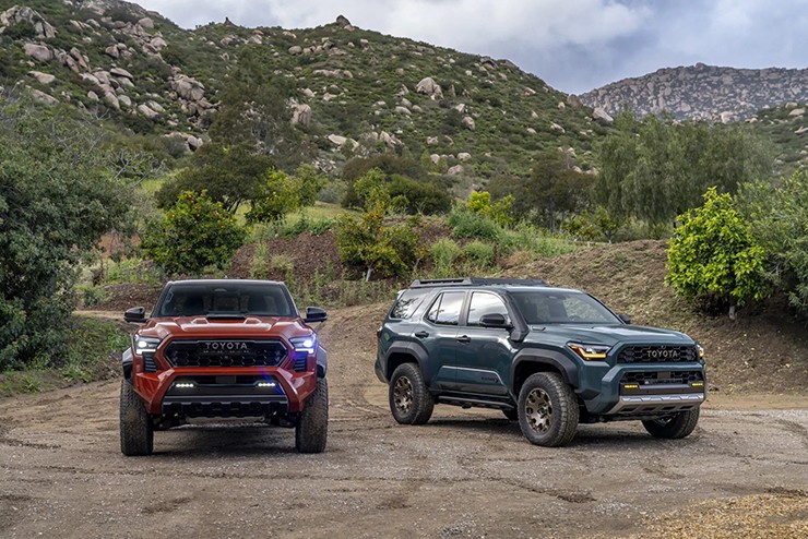 toyota-4runner-ra-mat-tai-my-1.jpg