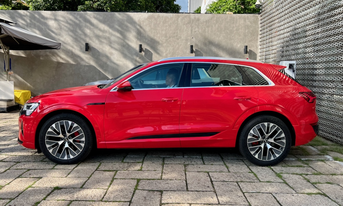 Q8 E Tron 2