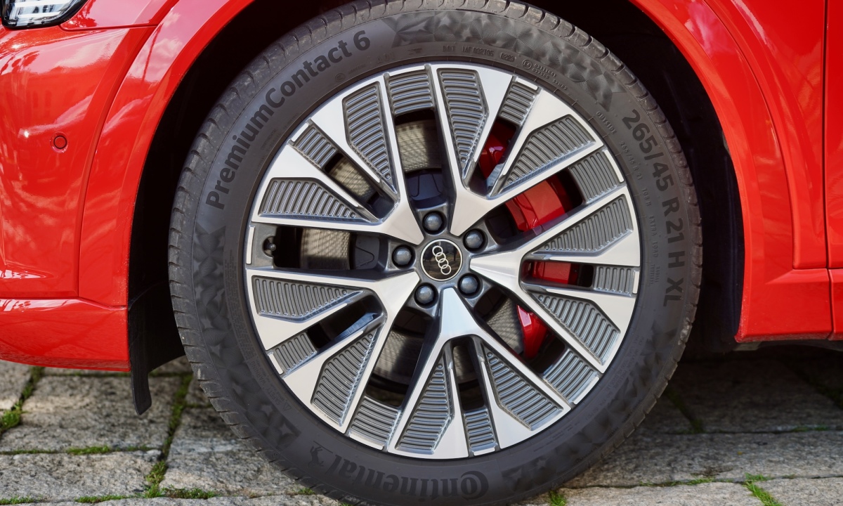 Q8 E Tron 3