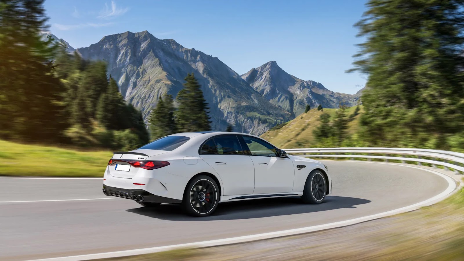 mercedes-amg-e-53-hybrid-4-matic-ra-mat-1.jpg
