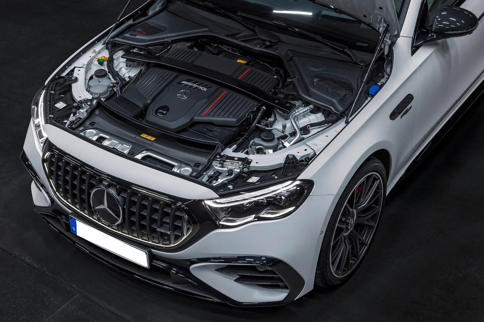 mercedes-amg-e-53-hybrid-4-matic-ra-mat-2.jpg