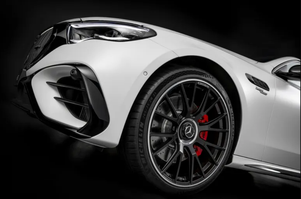 mercedes-amg-e-53-hybrid-4-matic-ra-mat-5.png