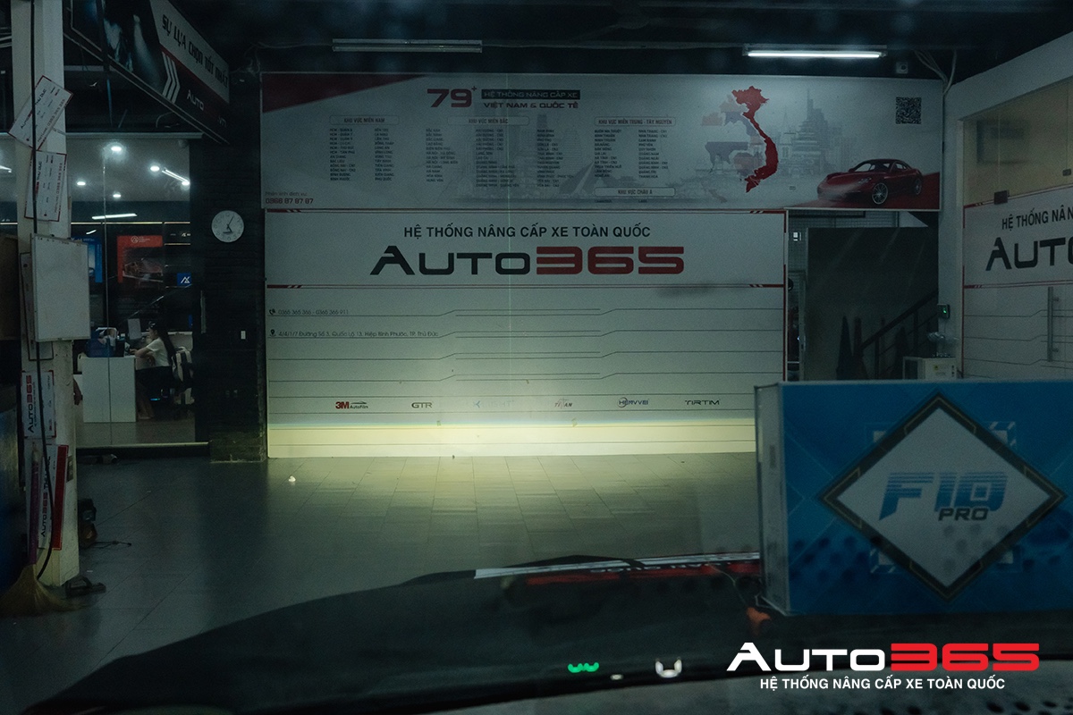 Hyundai Custin Do Den Bi Gam X Light F10 Pro 12