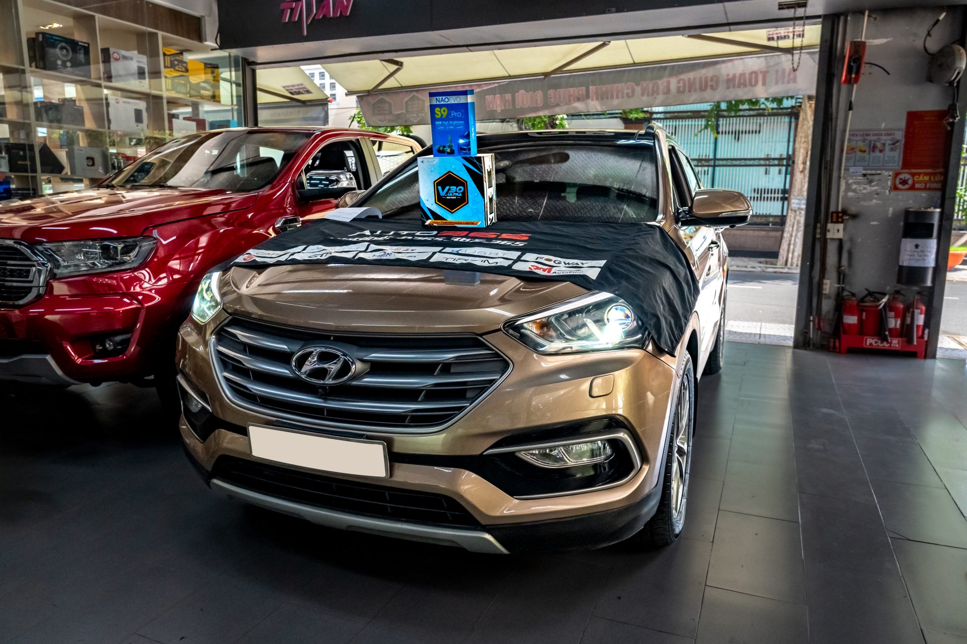 Nang Cap Hyundai Santafe Do Den Naoevo S9 Pro Va V30 Ultra 2