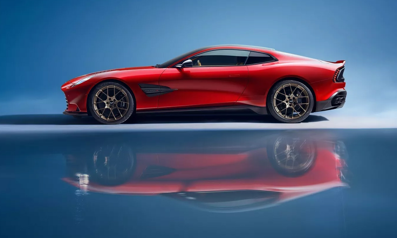 Aston Martin Vanquish 1