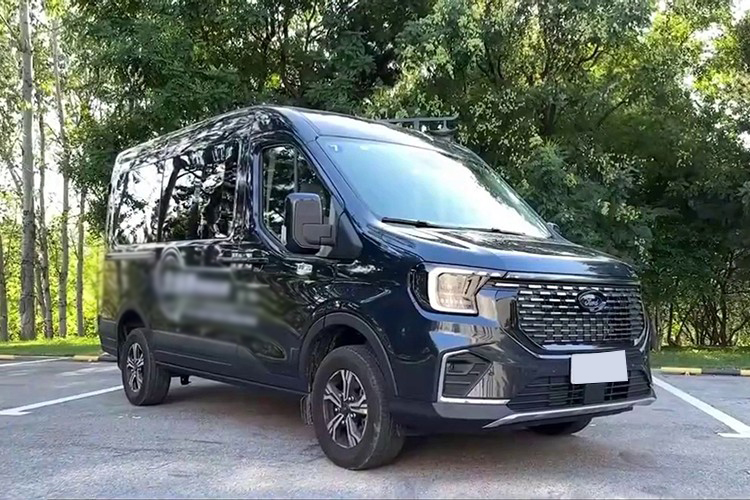 Cac Doi Xe Ford Transit 18