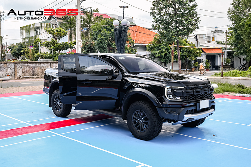 ford-raptor-moi-nen-trang-bi-nhung-gi-8.jpg