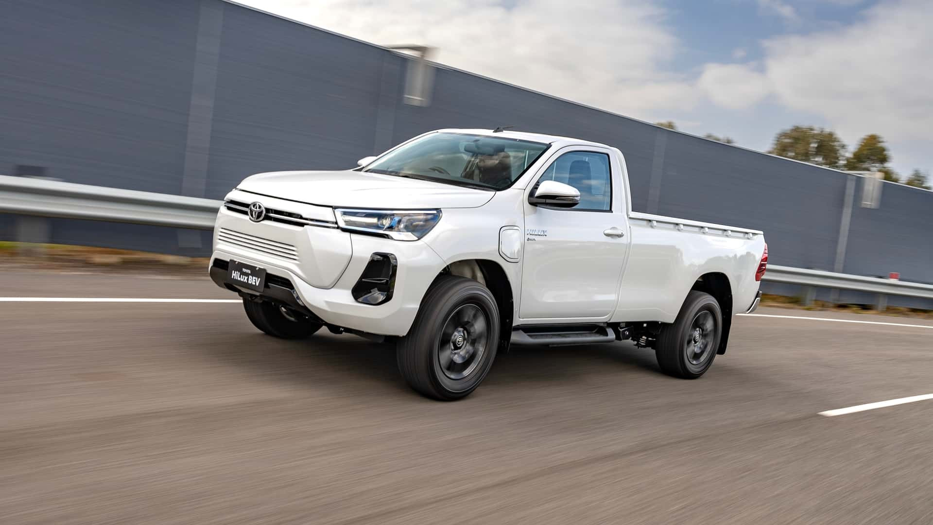 Toyota Hilux Phien Ban Chay Dien 6