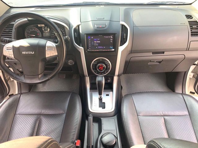 Cac Doi Xe Isuzu Mu X 6