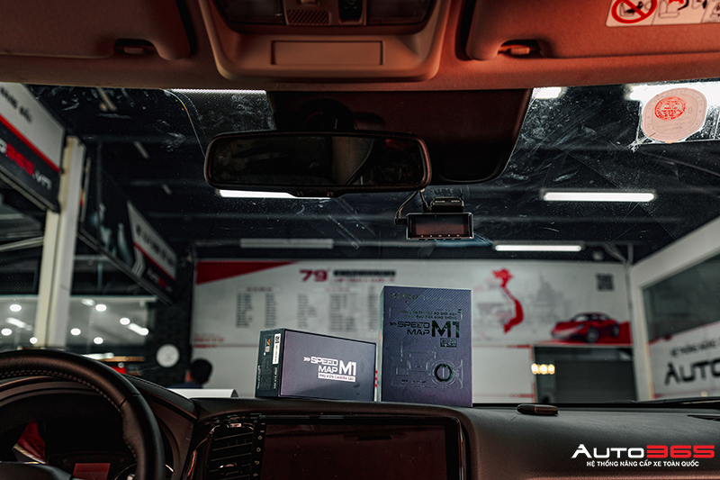 mitsubishi-outlander-do-bi-gam-va-camera-hanh-trinh-10.jpg