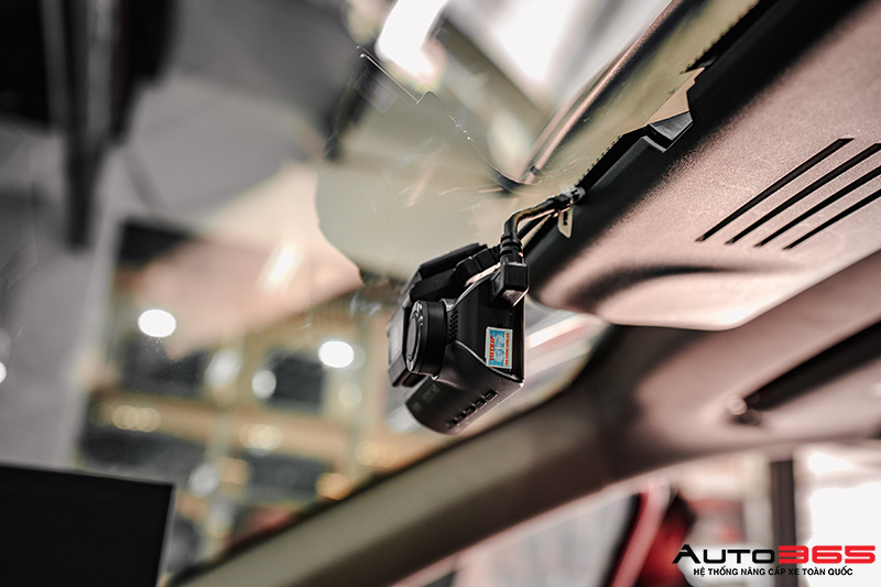mitsubishi-outlander-do-bi-gam-va-camera-hanh-trinh-9.jpg
