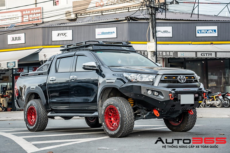 Toyota Hilux 2024 Tro Lai Viet Nam 6