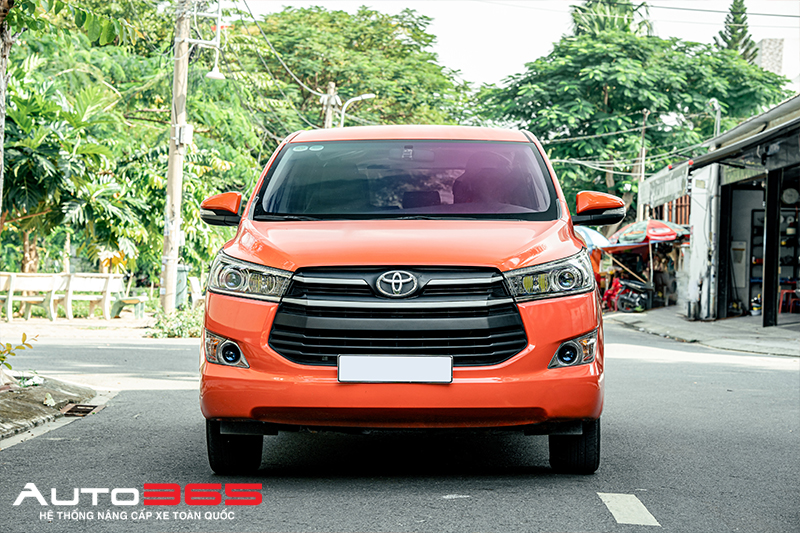 Toyota Innova Do Den Va Dan Phim Cach Nhiet 8