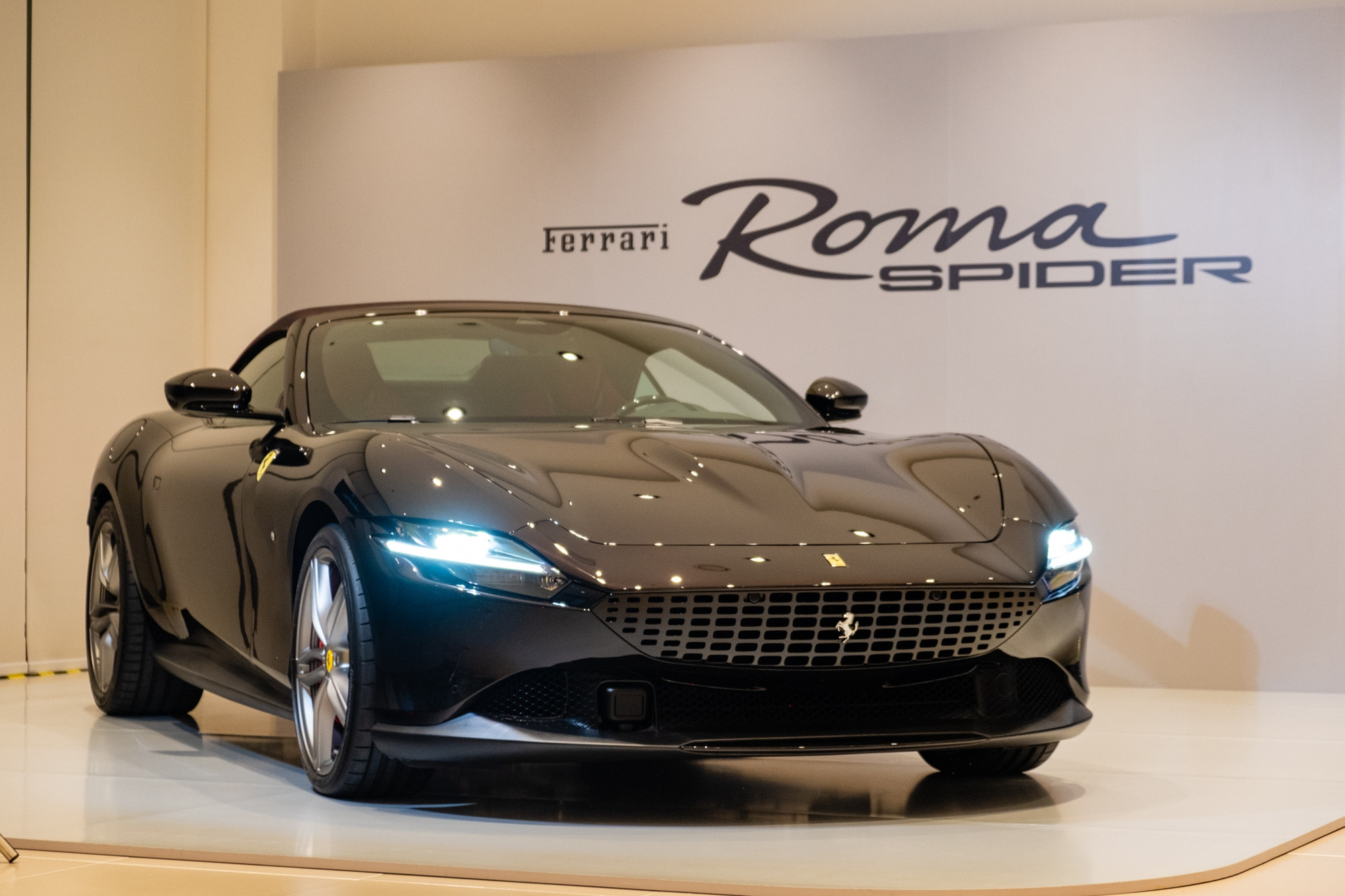 Ferrari Roma Spider Mui Tran 1