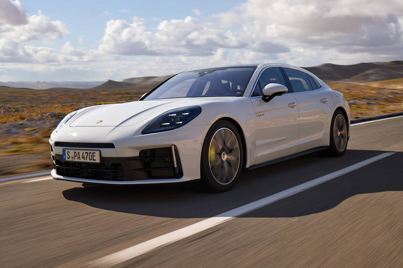 Porsche Panamera Danh Bai Tesla Model Plaid 1
